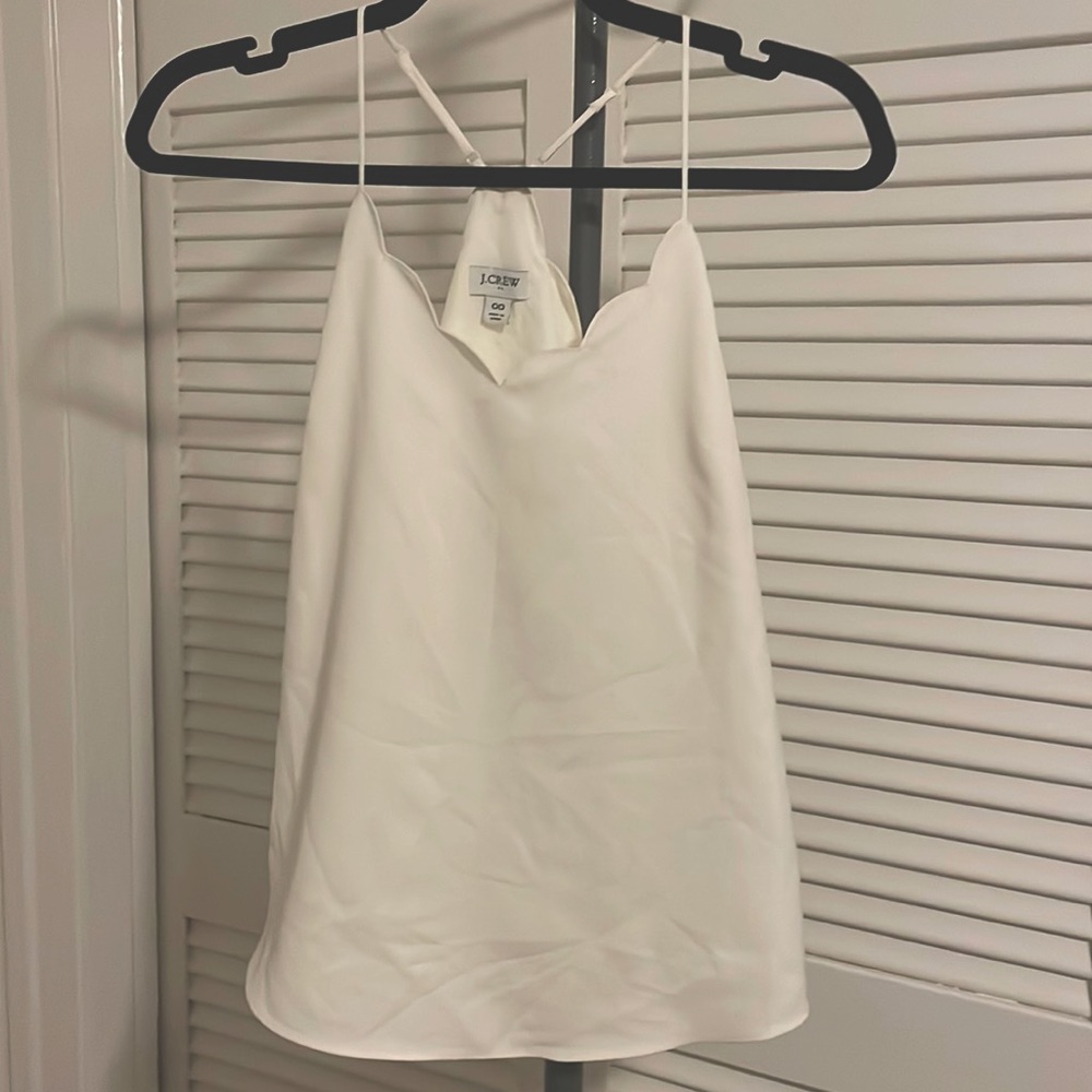 Scalloped top